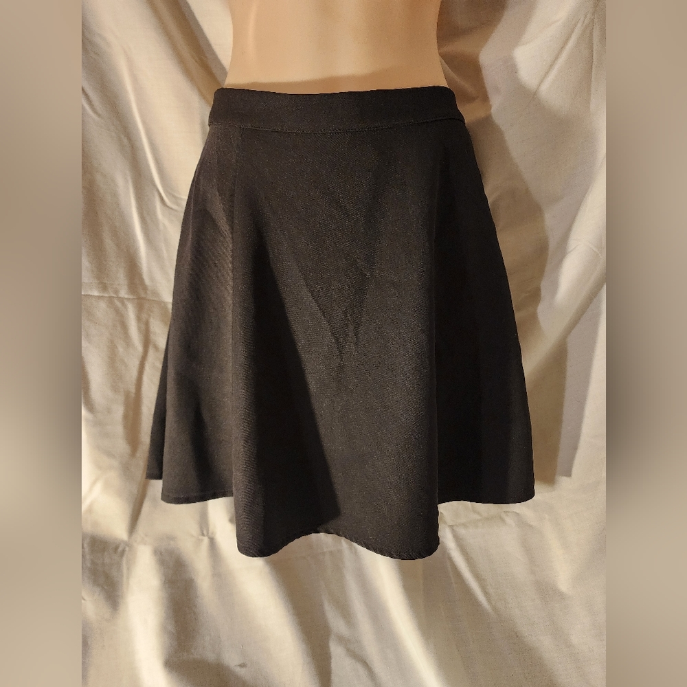 WOMEN'S BLACK SIZE L SKIRT